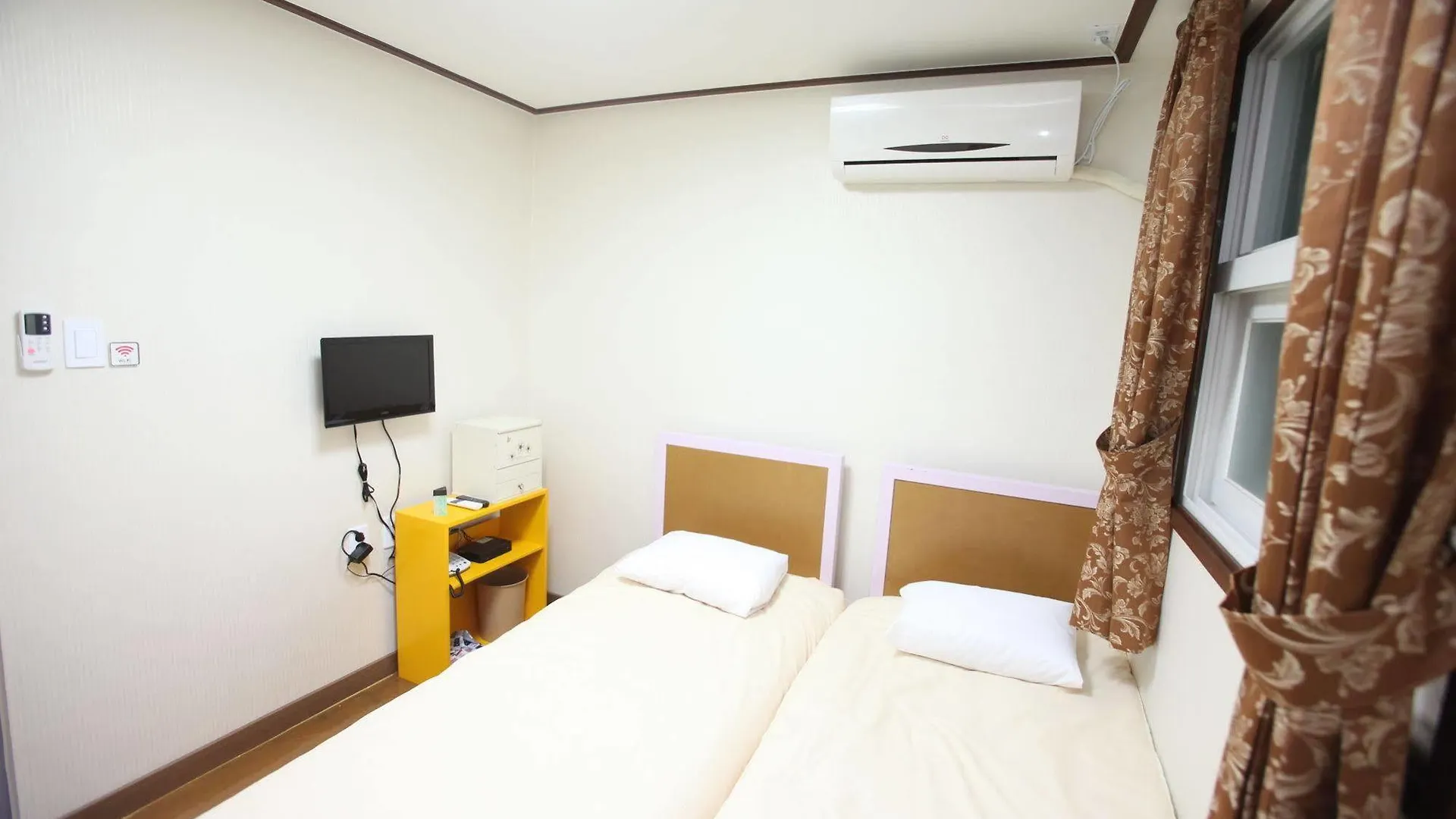 Kukje Myeongdong House Hotel Seoul 2*,